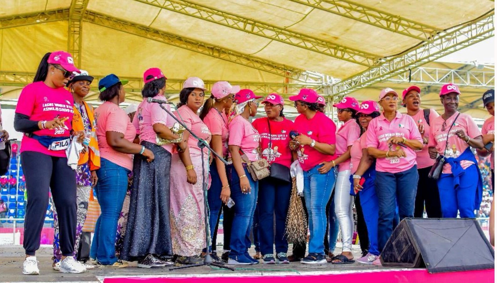 Lagos women on stage in support of APC